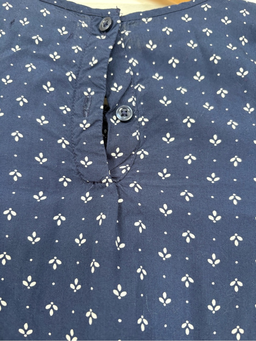 Girls Blue Dress w/White Pattern  By: Old Navy Size 5T - Picture 4 of 7